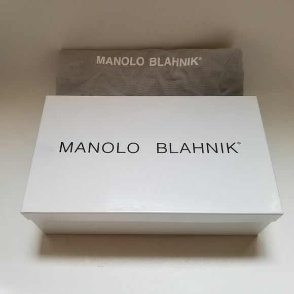 Manolo Blahnick Gold Metallic Leather Slingback - Picture 6 of 7